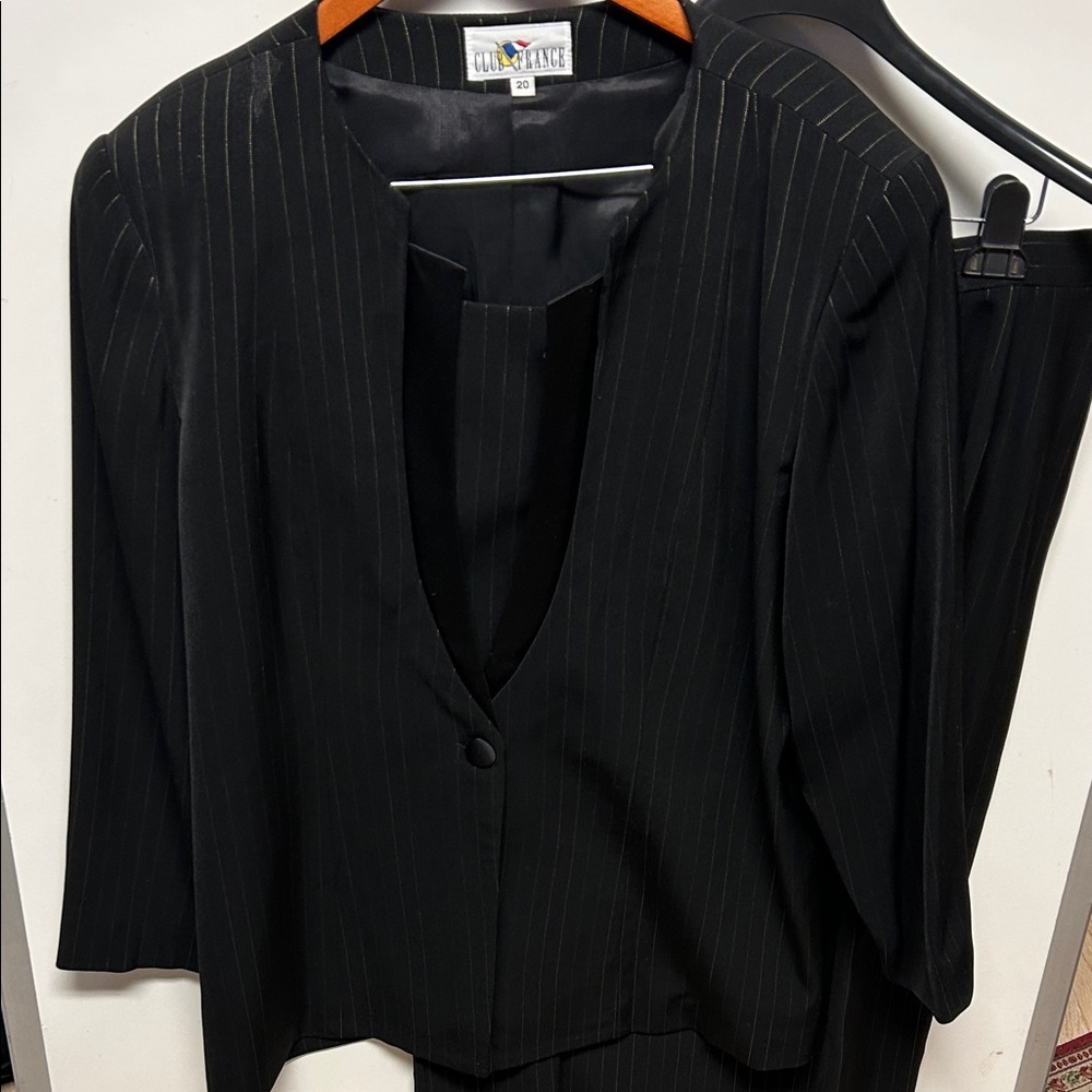CLUB FRANCE  Pinstripe  Skirt Suit.